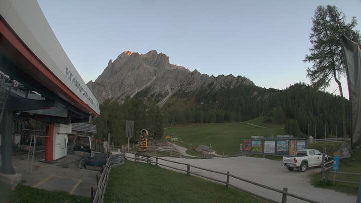 Sexten (3Zinnen Dolomites) Rotwand Upper Station snow cam captured at 14 September 2026 at 7:31 pm GMT+2