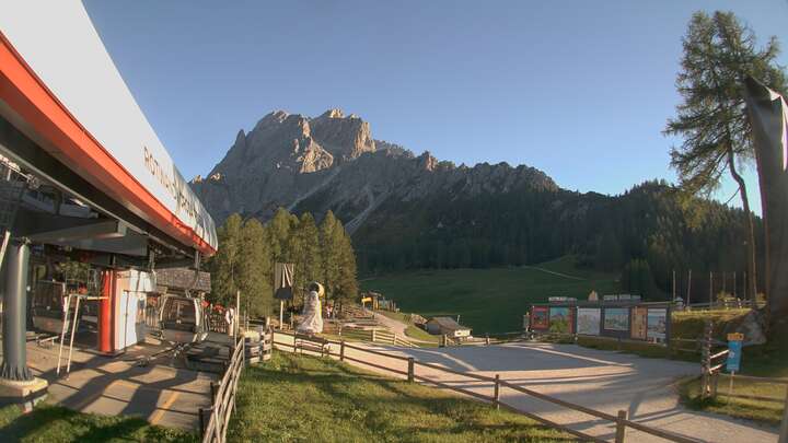 Sexten (3Zinnen Dolomites) Rotwand Upper Station snow cam captured at 15 September 2026 at 6:10 pm GMT+2