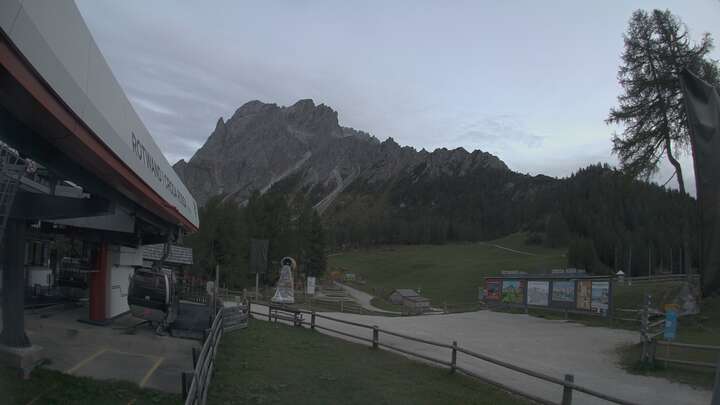Sexten (3Zinnen Dolomites) Rotwand Upper Station snow cam captured at 20 September 2026 at 7:24 pm GMT+2