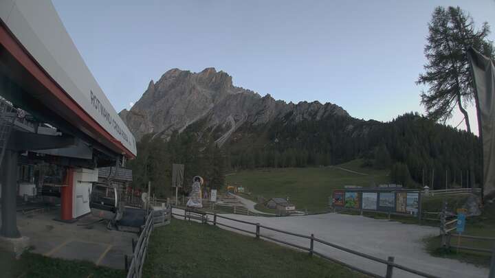 Sexten (3Zinnen Dolomites) Rotwand Upper Station snow cam captured at 21 September 2026 at 7:40 pm GMT+2