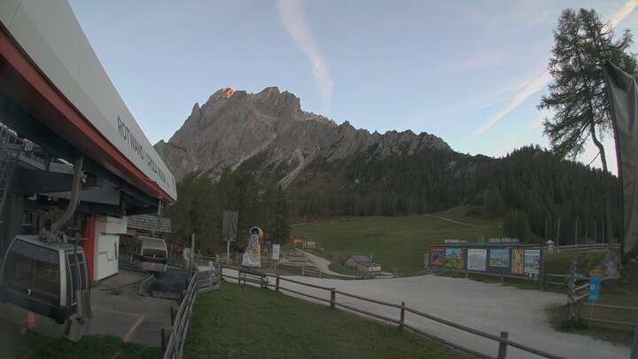 Sexten (3Zinnen Dolomites) Rotwand Upper Station snow cam captured at 23 September 2026 at 7:14 pm GMT+2