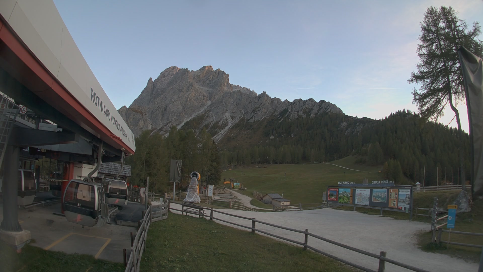 Sexten (3Zinnen Dolomites) Rotwand Upper Station snow cam captured at 3 October 2026 at 6:54 pm GMT+2