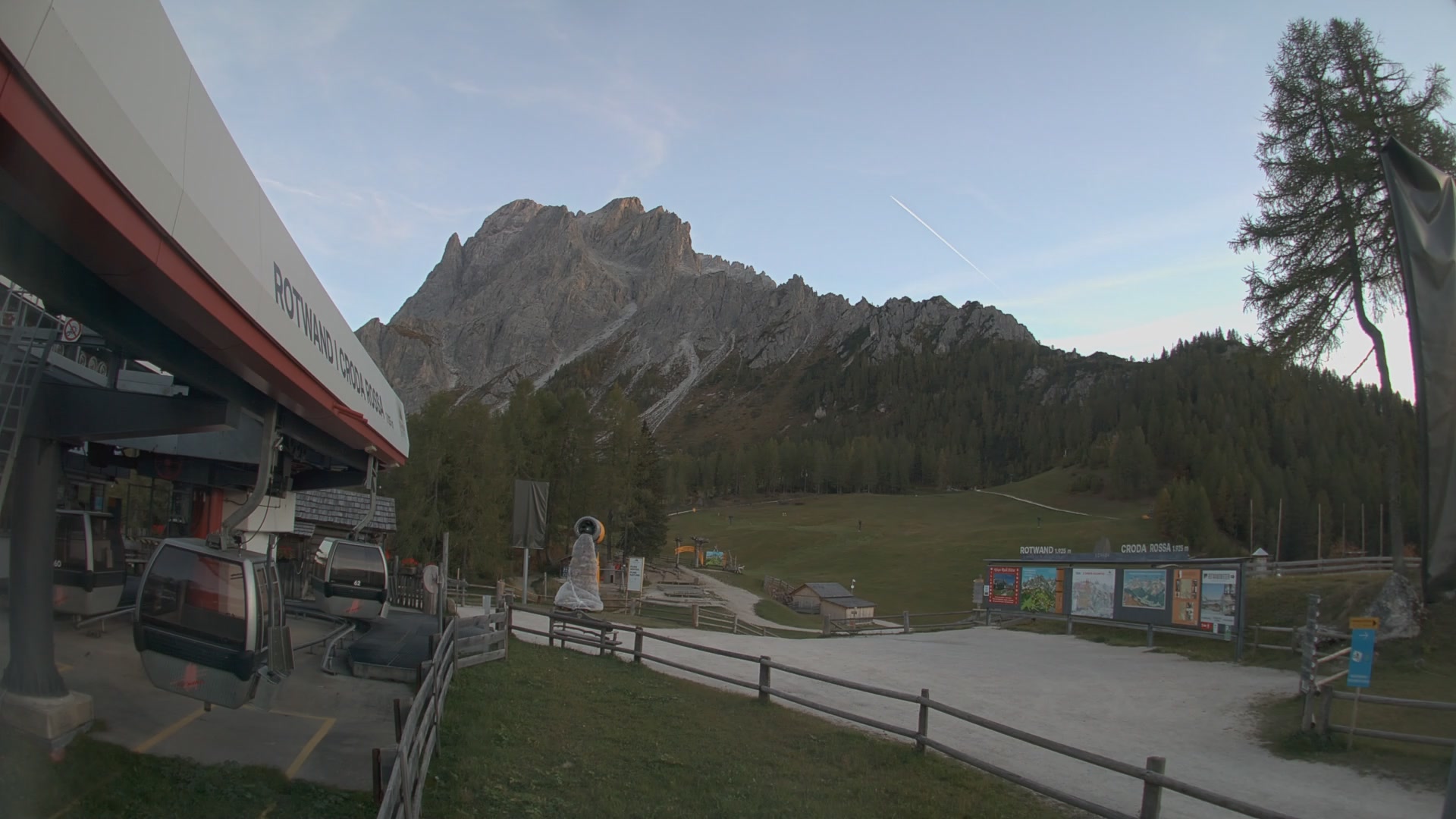 Sexten (3Zinnen Dolomites) Rotwand Upper Station snow cam captured at 4 October 2026 at 6:59 pm GMT+2