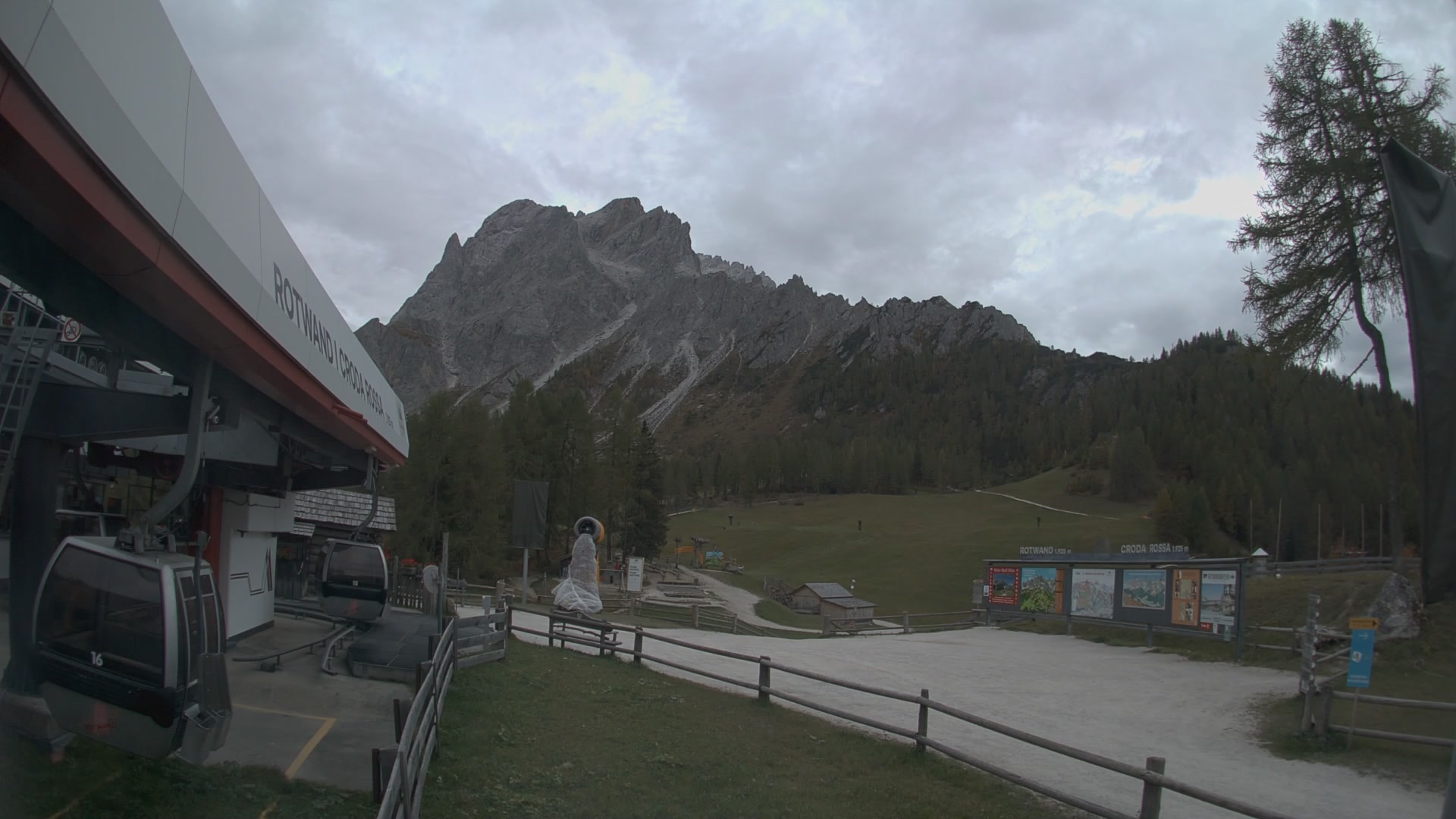 Sexten (3Zinnen Dolomites) Rotwand Upper Station snow cam captured at 5 October 2026 at 6:48 pm GMT+2