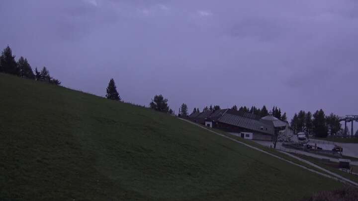 Sexten (3Zinnen Dolomites) Helm-Plateau snow cam captured at 17 September 2026 at 10:12 pm GMT+2