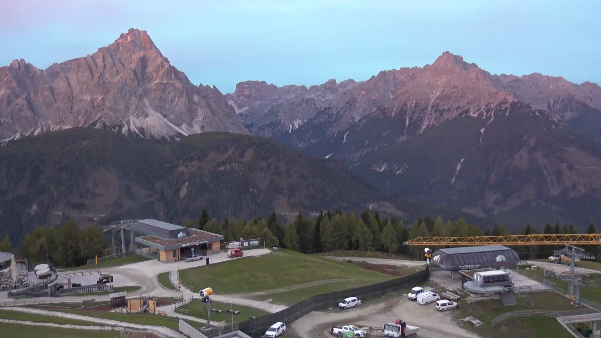 Sexten (3Zinnen Dolomites) Helm-Plateau snow cam captured at 6 October 2026 at 7:19 am GMT+2