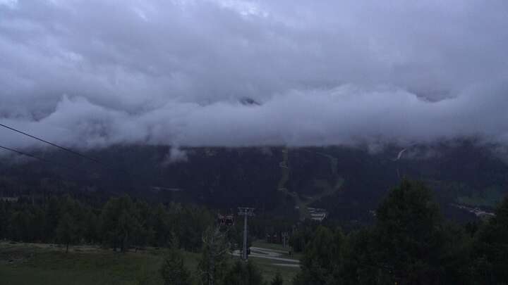 Sexten (3Zinnen Dolomites) Stiergarten snow cam captured at 17 September 2026 at 10:12 pm GMT+2