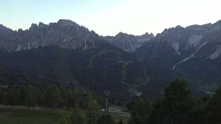 Sexten (3Zinnen Dolomites) Stiergarten snow cam captured at 28 September 2026 at 7:06 pm GMT+2