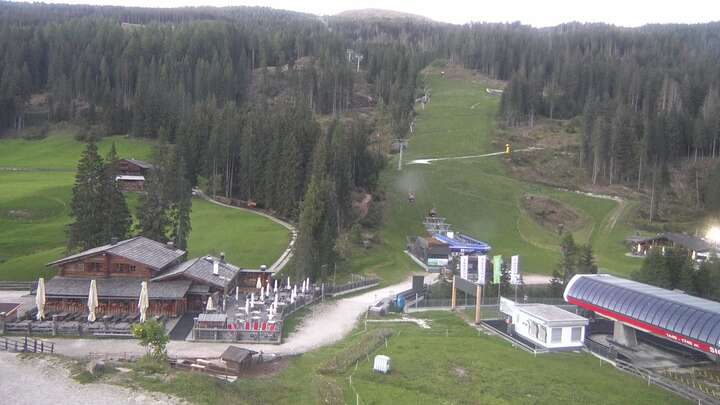 Sexten (3Zinnen Dolomites) Signaue snow cam captured at 14 September 2026 at 7:47 pm GMT+2