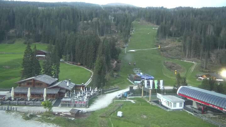 Sexten (3Zinnen Dolomites) Signaue snow cam captured at 16 September 2026 at 7:48 pm GMT+2