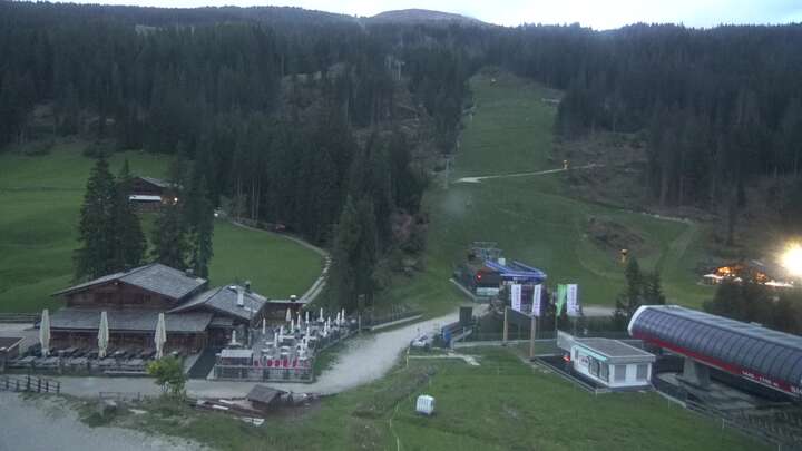 Sexten (3Zinnen Dolomites) Signaue snow cam captured at 17 September 2026 at 10:12 pm GMT+2