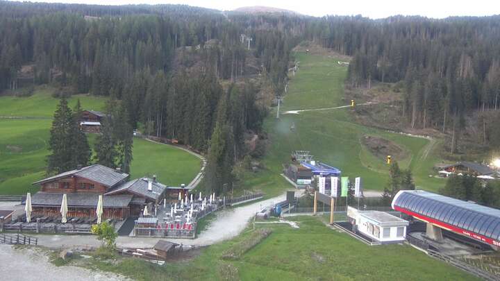 Sexten (3Zinnen Dolomites) Signaue snow cam captured at 19 September 2026 at 7:24 pm GMT+2