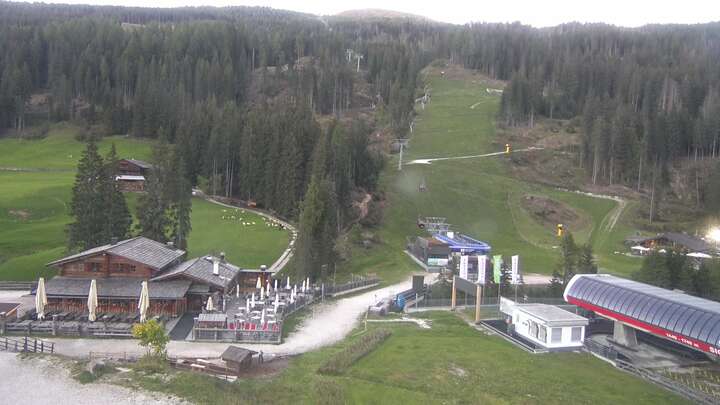 Sexten (3Zinnen Dolomites) Signaue snow cam captured at 22 September 2026 at 7:15 pm GMT+2
