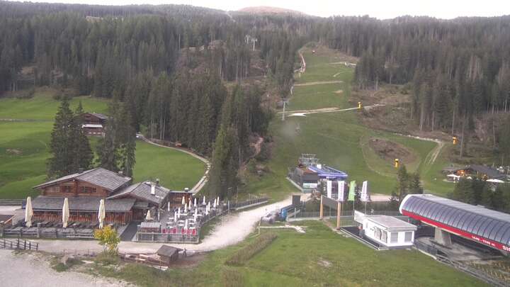 Sexten (3Zinnen Dolomites) Signaue snow cam captured at 25 September 2026 at 7:14 pm GMT+2