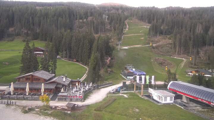 Sexten (3Zinnen Dolomites) Signaue snow cam captured at 26 September 2026 at 7:13 pm GMT+2