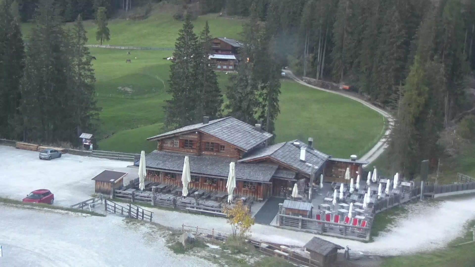 Sexten (3Zinnen Dolomites) Signaue snow cam captured at 4 October 2026 at 6:59 pm GMT+2