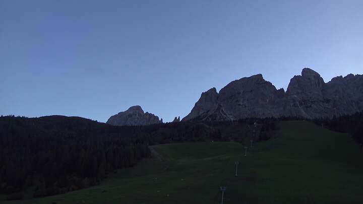 Sexten (3Zinnen Dolomites) Kreuzbergpass snow cam captured at 21 September 2026 at 7:23 pm GMT+2
