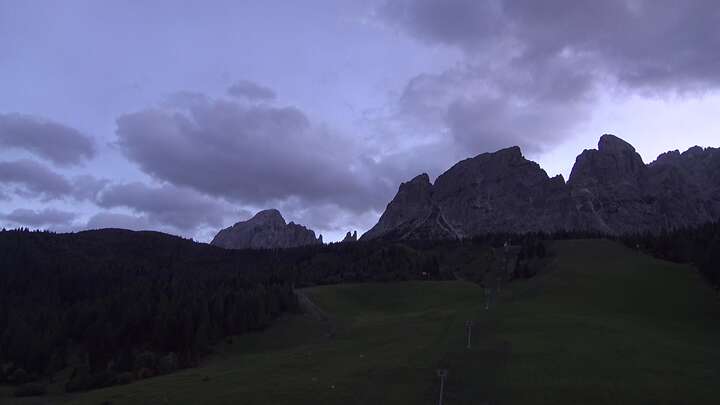 Sexten (3Zinnen Dolomites) Kreuzbergpass snow cam captured at 24 September 2026 at 7:13 pm GMT+2