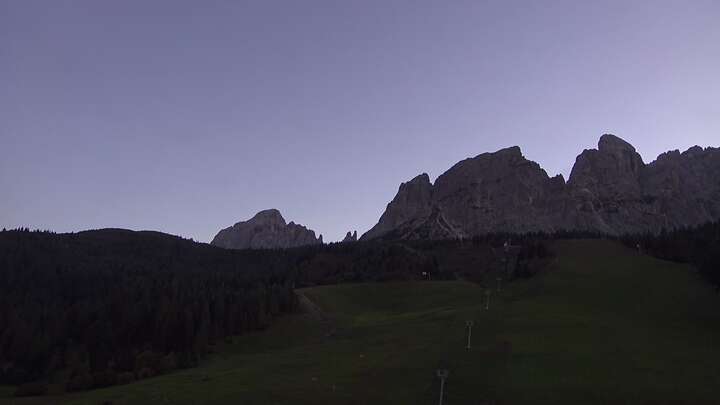 Sexten (3Zinnen Dolomites) Kreuzbergpass snow cam captured at 25 September 2026 at 7:14 pm GMT+2