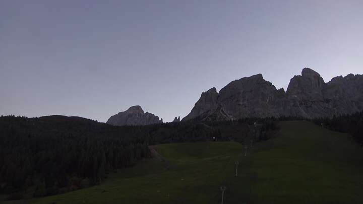 Sexten (3Zinnen Dolomites) Kreuzbergpass snow cam captured at 27 September 2026 at 7:27 pm GMT+2
