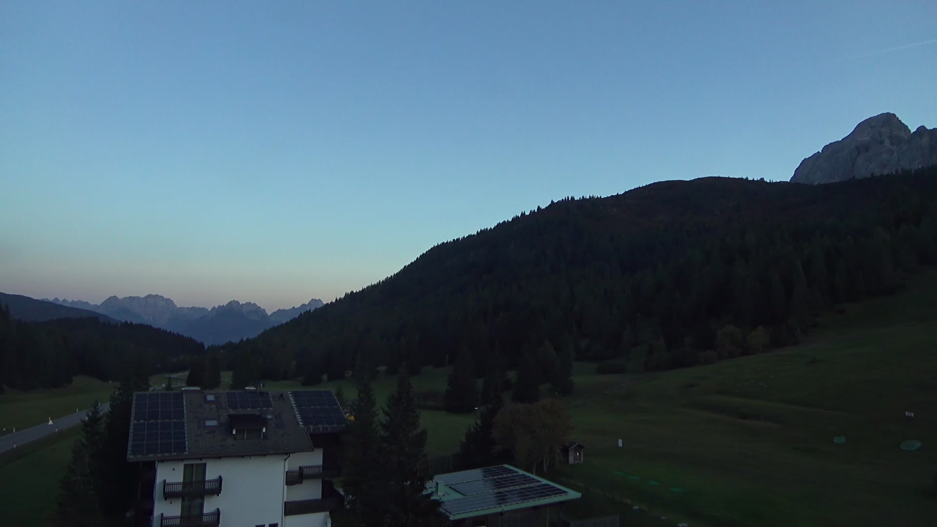 Sexten (3Zinnen Dolomites) Kreuzbergpass snow cam captured at 3 October 2026 at 6:52 pm GMT+2