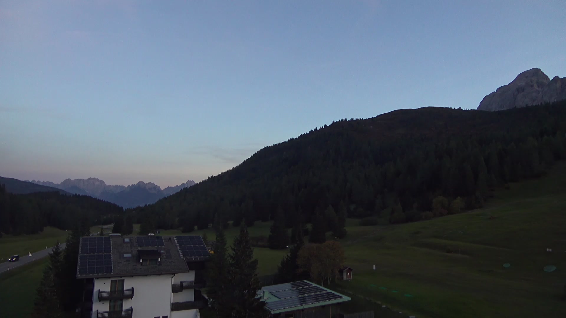 Sexten (3Zinnen Dolomites) Kreuzbergpass snow cam captured at 4 October 2026 at 6:55 pm GMT+2