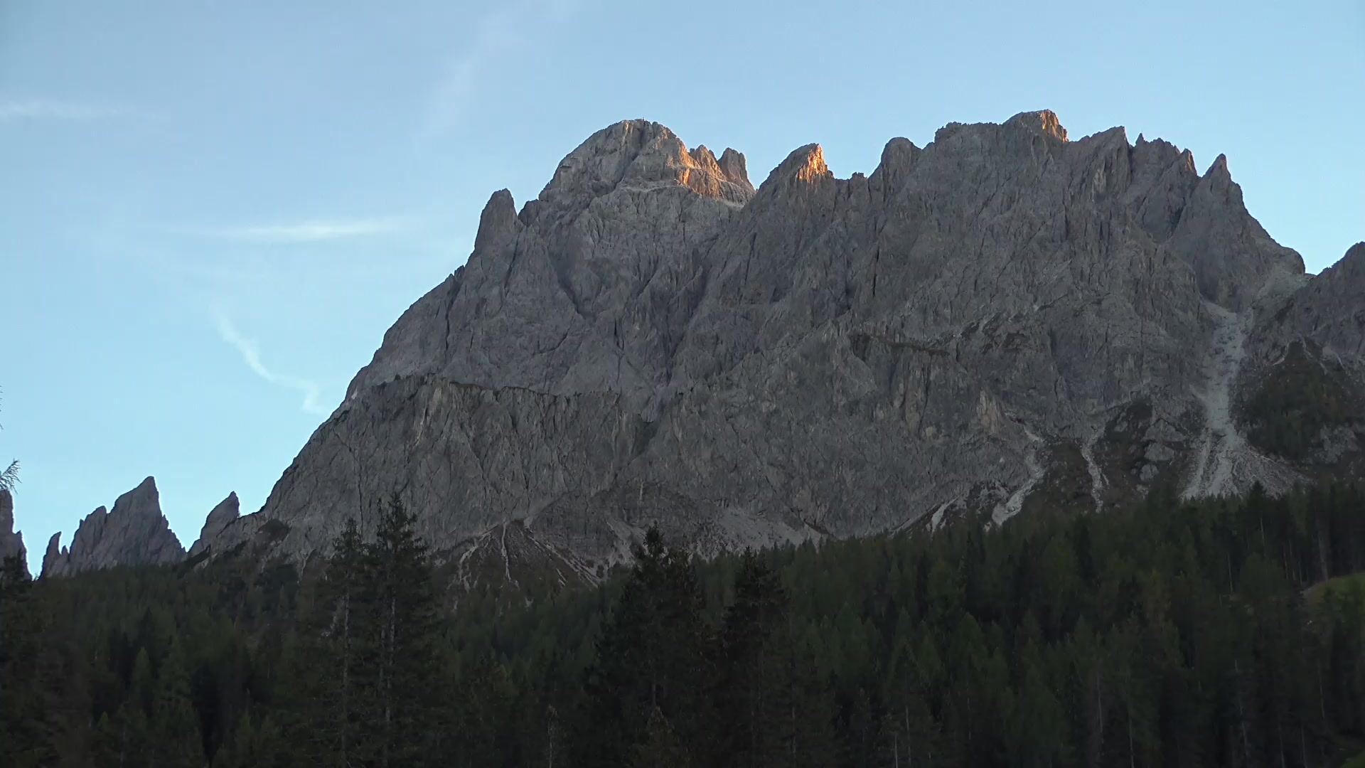 Sexten (3Zinnen Dolomites) Base Station Porzen snow cam captured at 4 October 2026 at 6:54 pm GMT+2