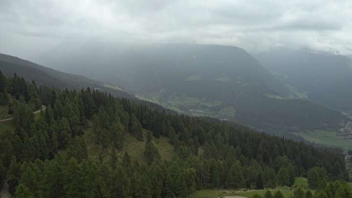 Sterzing (Vipiteno) Ski Area Rosskopf snow cam captured at 18 September 2026 at 4:37 pm GMT+2