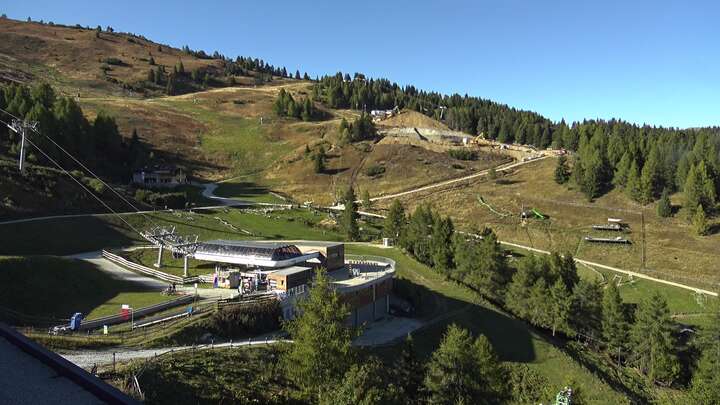 Sterzing (Vipiteno) Ski Area Rosskopf snow cam captured at 25 September 2026 at 4:36 pm GMT+2