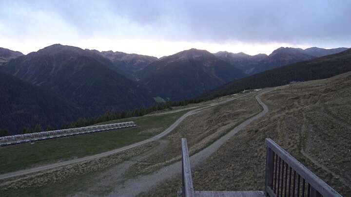 Ulten Schwemmalm snow cam captured at 24 September 2026 at 7:15 pm GMT+2