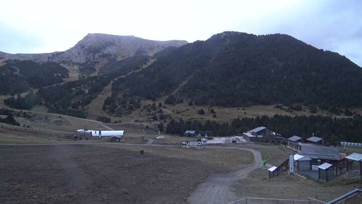 El Tarter (Grandvalira) Pi de Migdia snow cam captured at 17 September 2026 at 10:04 pm GMT+2