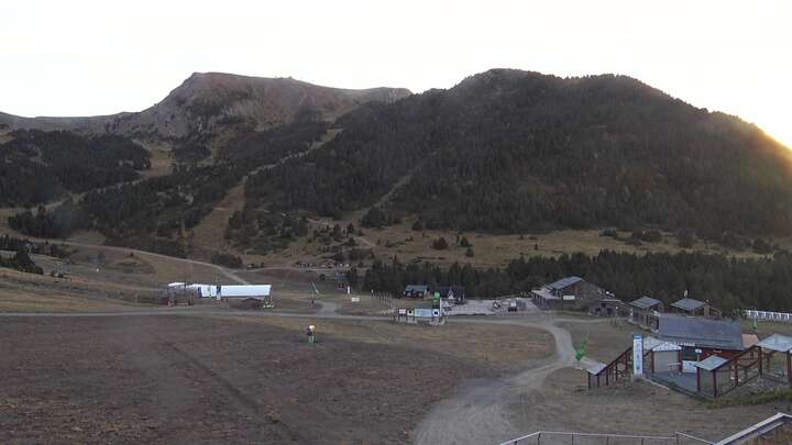 El Tarter (Grandvalira) Pi de Migdia snow cam captured at 24 September 2026 at 8:06 pm GMT+2
