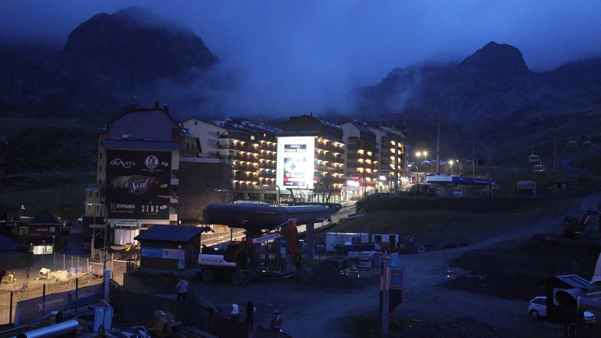 Pas de la Casa (Grandvalira) Pas de la Casa snow cam captured at 3 October 2026 at 8:09 pm GMT+2