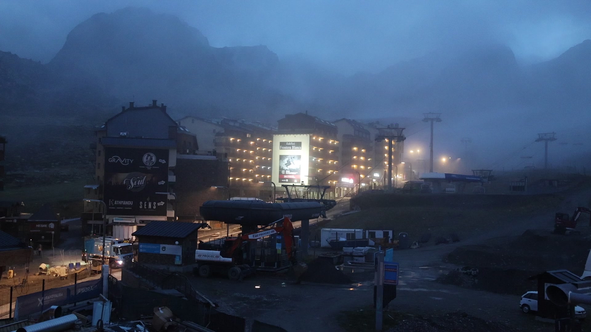 Pas de la Casa (Grandvalira) Pas de la Casa snow cam captured at 4 October 2026 at 8:03 pm GMT+2