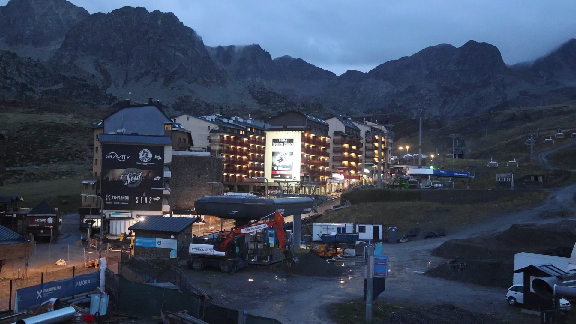 Pas de la Casa (Grandvalira) Pas de la Casa snow cam captured at 5 October 2026 at 8:03 pm GMT+2