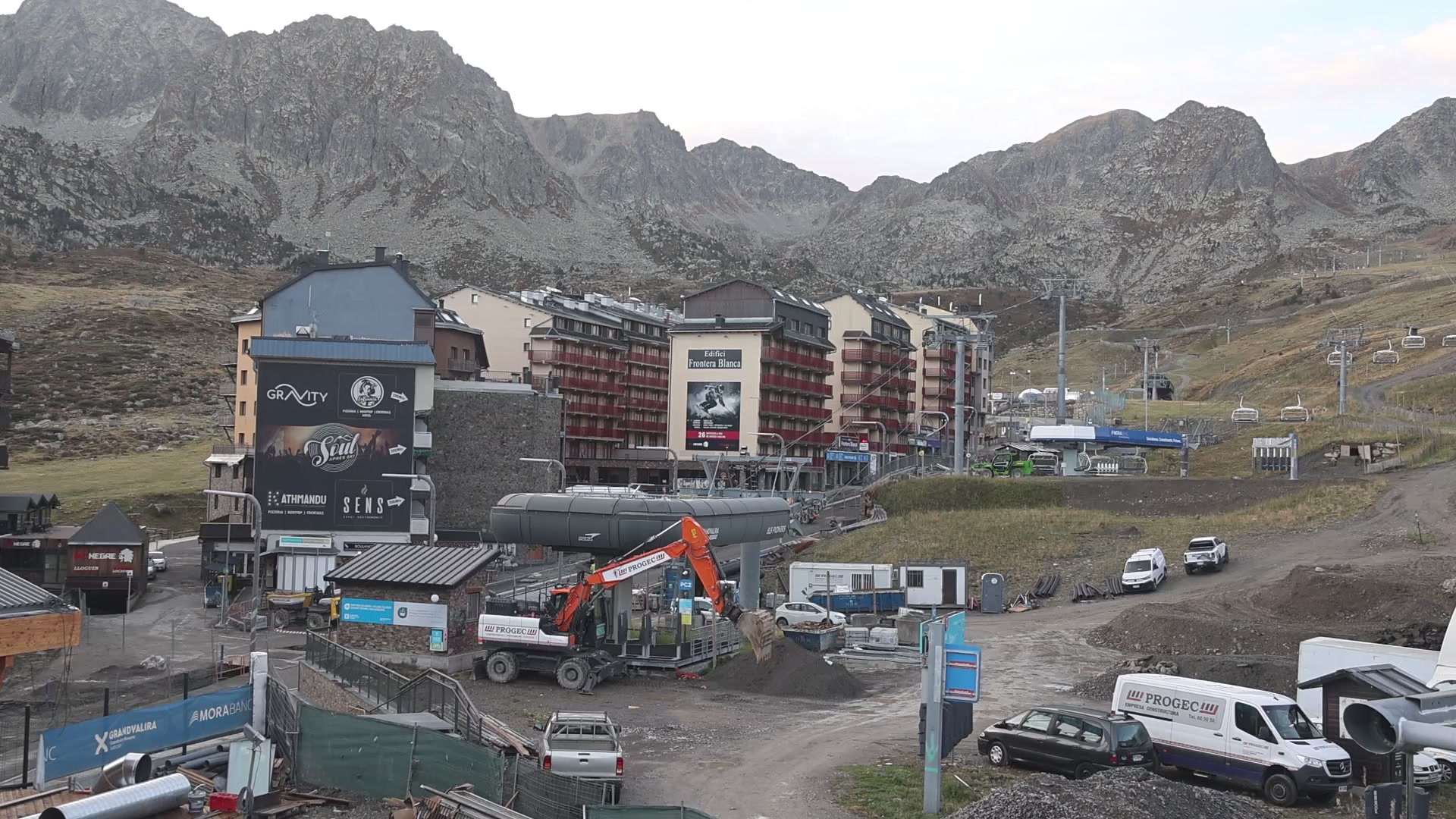 Pas de la Casa (Grandvalira) Pas de la Casa snow cam captured at 6 October 2026 at 8:28 am GMT+2
