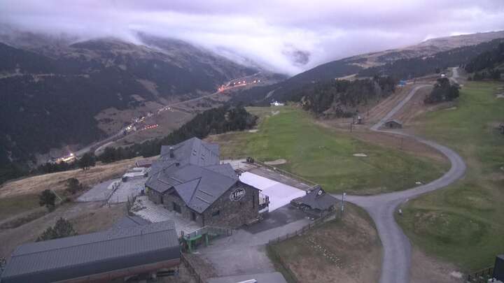Soldeu (Grandvalira) Espiolets snow cam captured at 17 September 2026 at 10:12 pm GMT+2