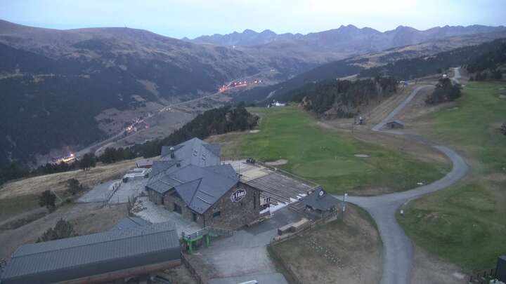 Soldeu (Grandvalira) Espiolets snow cam captured at 27 September 2026 at 7:58 pm GMT+2