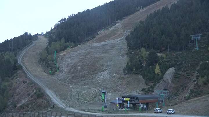 Soldeu (Grandvalira) Estadi Creand snow cam captured at 27 September 2026 at 7:58 pm GMT+2