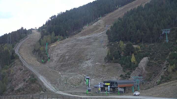 Soldeu (Grandvalira) Estadi Creand snow cam captured at 28 September 2026 at 7:38 pm GMT+2