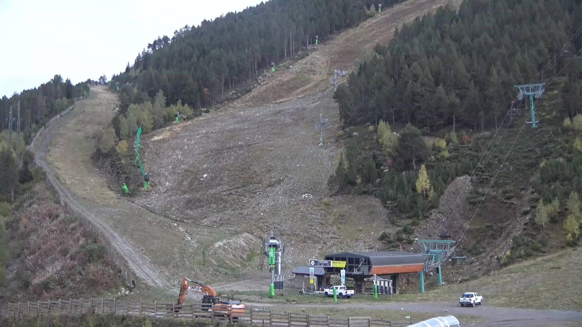 Soldeu (Grandvalira) Estadi Creand snow cam captured at 4 October 2026 at 7:49 pm GMT+2