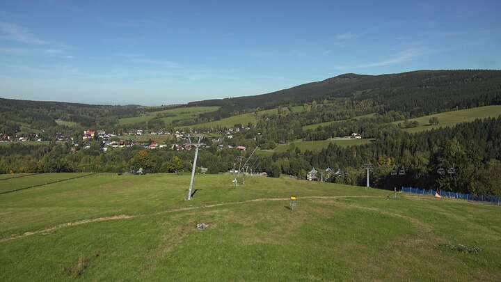 Deštné v Orlických horách Deštné v Orlických horách snow cam captured at 29 September 2026 at 11:25 am GMT+2