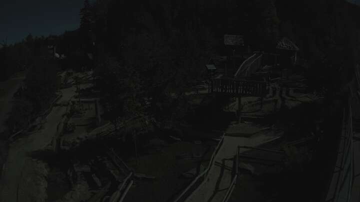 Dolní Morava Mamutíkovy zážitkové parky snow cam captured at 26 September 2026 at 11:49 pm GMT+2