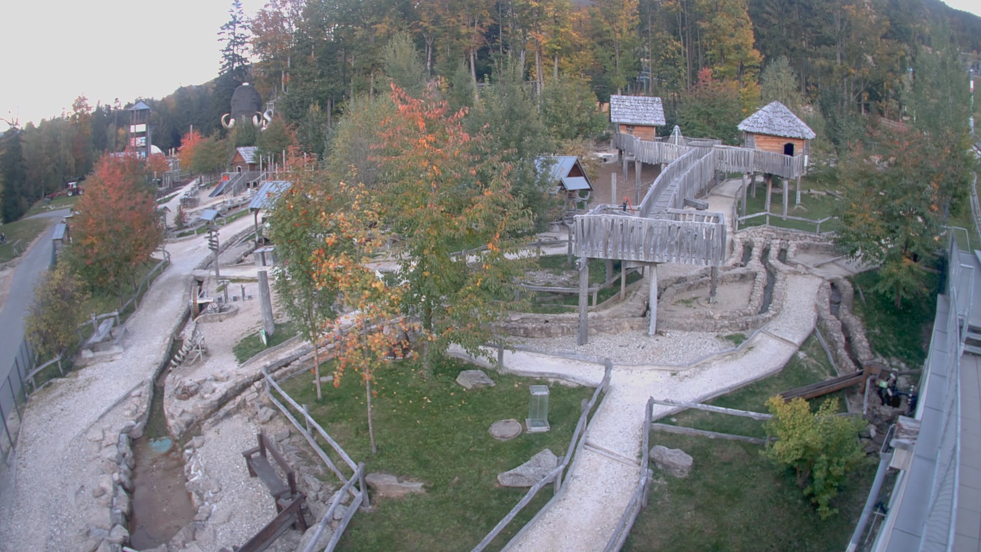 Dolní Morava Mamutíkovy zážitkové parky snow cam captured at 3 October 2026 at 6:43 pm GMT+2