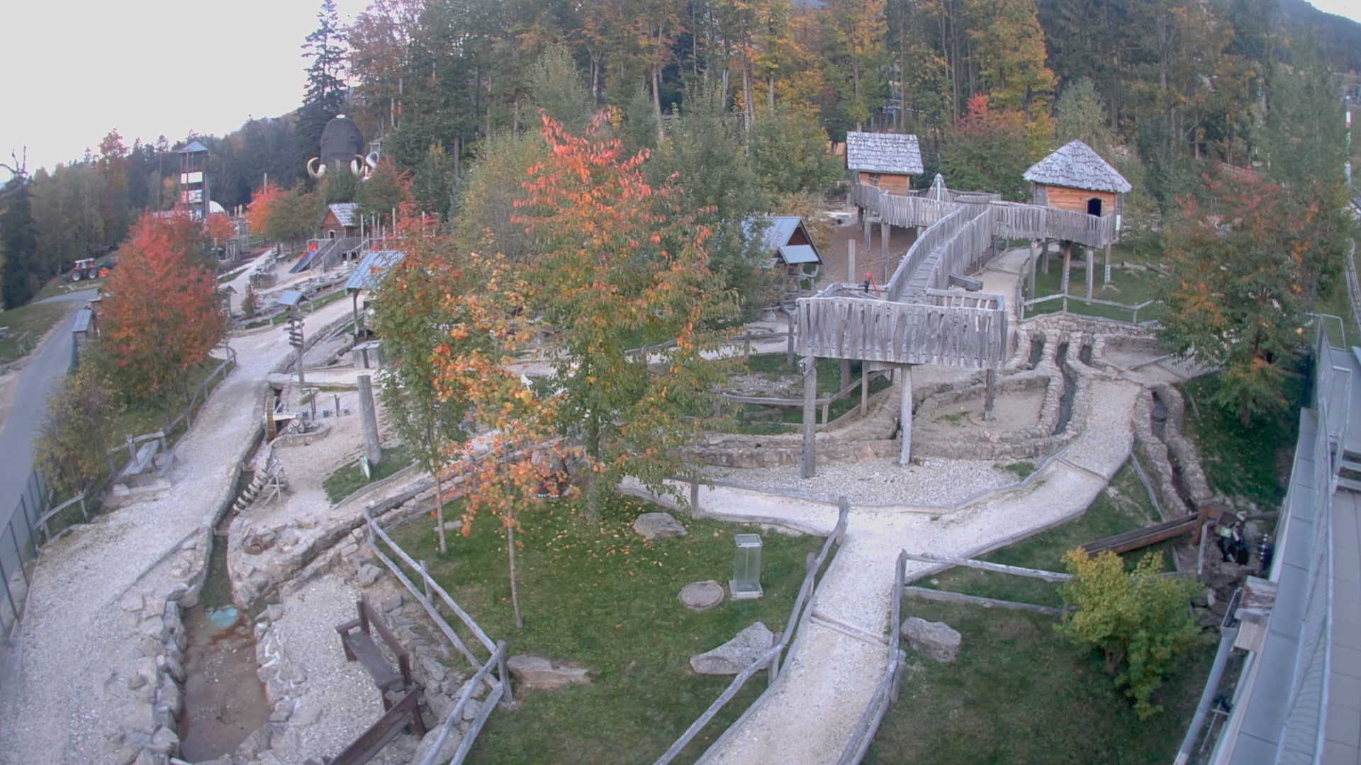 Dolní Morava Mamutíkovy zážitkové parky snow cam captured at 5 October 2026 at 6:36 pm GMT+2