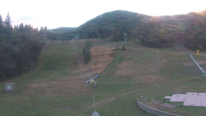 Banská Bystrica (Ski Králiky) Ski Králiky snow cam captured at 16 September 2026 at 6:42 pm GMT+2