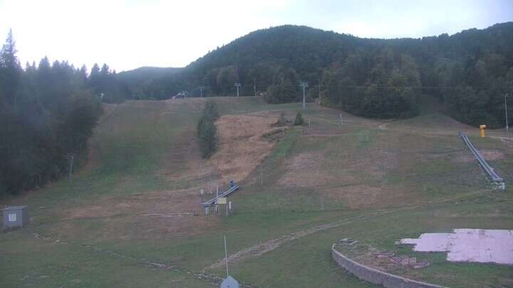 Banská Bystrica (Ski Králiky) Ski Králiky snow cam captured at 17 September 2026 at 10:10 pm GMT+2