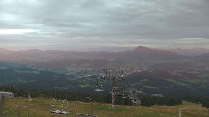 Dolný Kubín (Kubínska hoľa - Berg) Kubínska hoľa - vrch snow cam captured at 17 September 2026 at 10:04 pm GMT+2