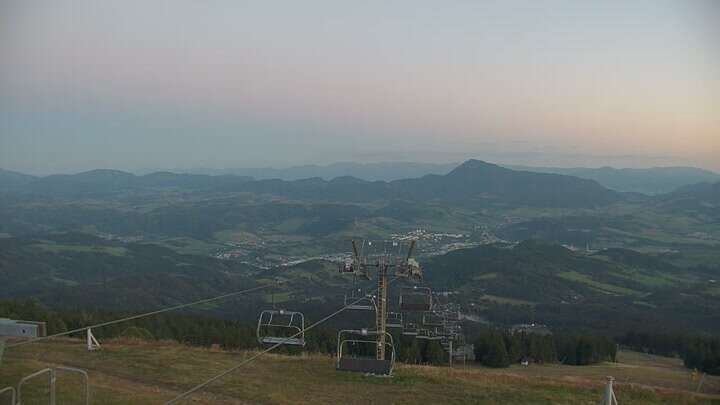 Dolný Kubín (Kubínska hoľa - Berg) Kubínska hoľa - vrch snow cam captured at 28 September 2026 at 6:47 pm GMT+2