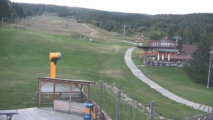 Dolný Kubín (Kubínska hoľa - Berg) Kubínska hoľa II snow cam captured at 16 September 2026 at 6:52 pm GMT+2